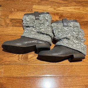 Women boots size 5
